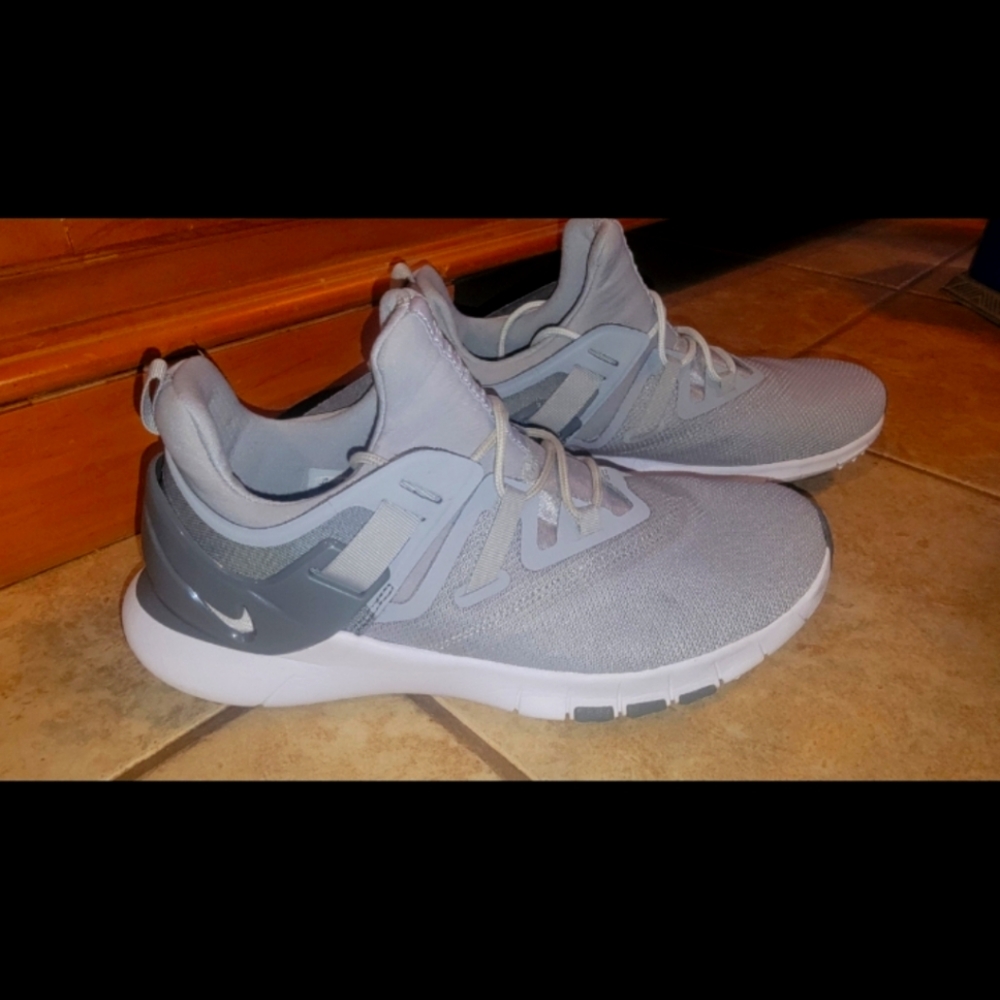 Men's Nike Flexmethod TR / size 10 / LIKE NEW, Great condition, worn 1 time!